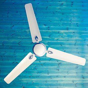 Should I Use a Ceiling Fan While my AC is On?